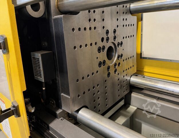 เครื่องฉีดขึ้นรูป FANUC ROBOSHOT Alpha S-220iA