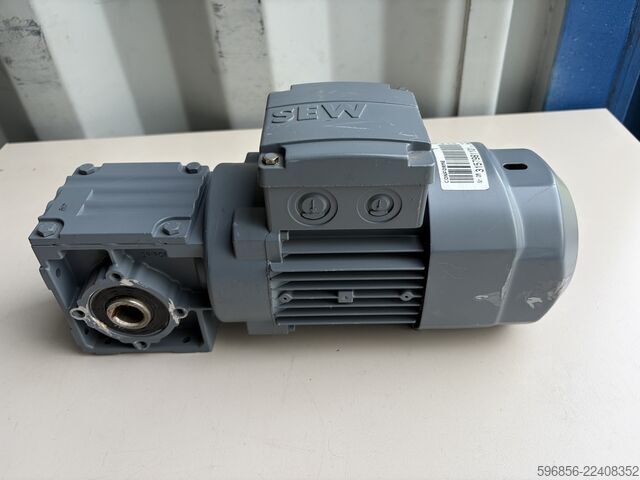  SEW-EURODRIVE WA20/T DR63M6/BR/TH 0,12 kW 15 obr./min 32 Nm 24 V DC hamulec SEW-EURODRIVE WA20/T DR63M6/BR/TH 0,12 kW 15 obr./min 32 Nm 24 V DC hamulec
