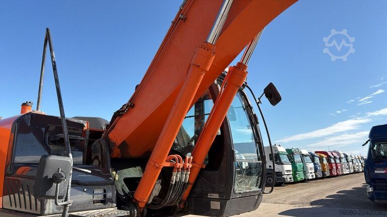 Pelle sur chenilles Hitachi ZX250LCH-5A (AIRCO / 6.868 HOURS / BELGIAN MACH...