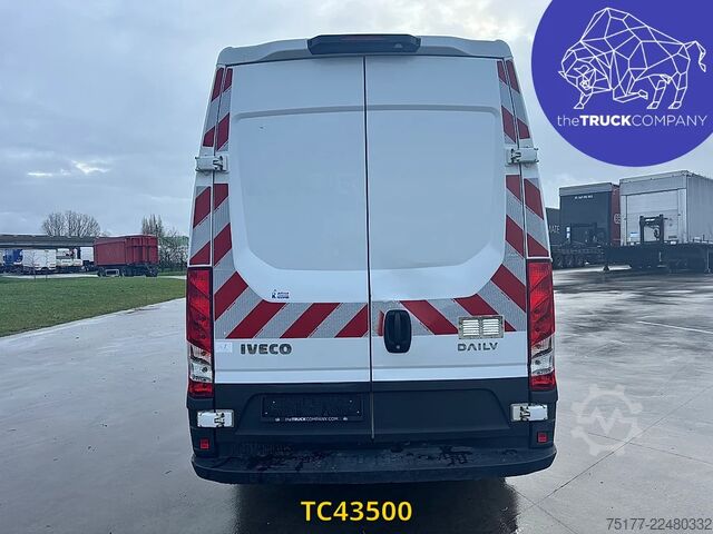 شاحنة بانل Iveco Daily 35C15V12 Double cab 7 places