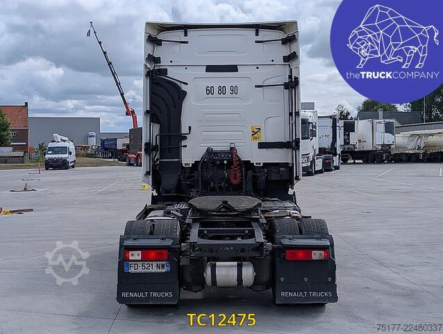Standar-SZM Renault T 520