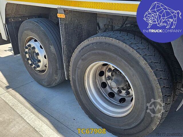 مركبة جمع النفايات Scania P 320