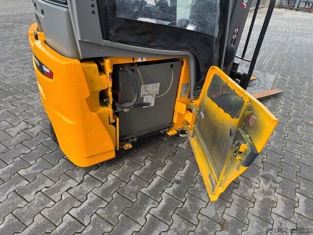 Viličar Jungheinrich EFG 215 / Triplex: 4.25m! / SS / nur 3.092h!