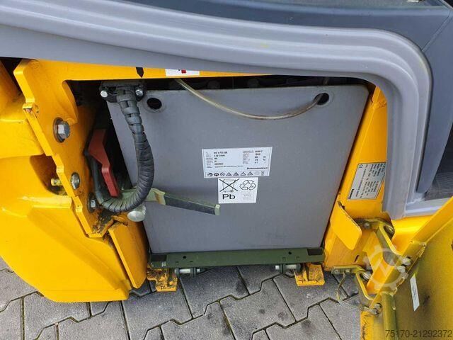 Viličar Jungheinrich EFG 215 / Triplex: 4.25m! / SS / nur 3.488h!