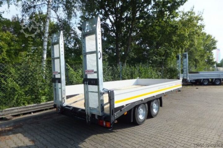 Trailer me platformë të ulët Möslein TTT 13- 5,28 Weiß  Neuer 13 t Tandemtieflader