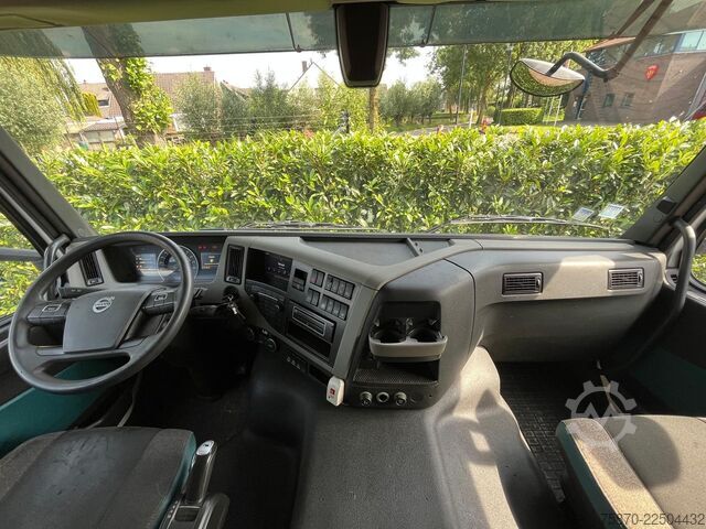 স্যুটকেস Volvo FM 330 VTJ3R