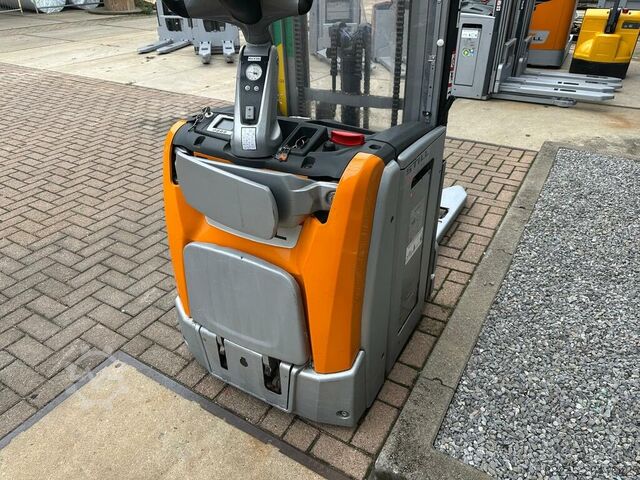 VS-22420 Elektrisk triplexstaplare Still EXVSF14, lyfthöjd 4716 mm STILL EXVSF14