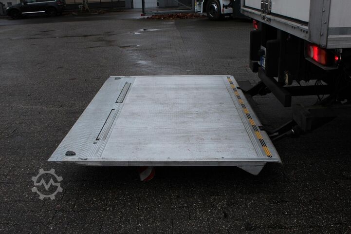 Camión frigorífico Renault D18 DTI 280 Thermo King-800R Strom Tür+LBW FRC