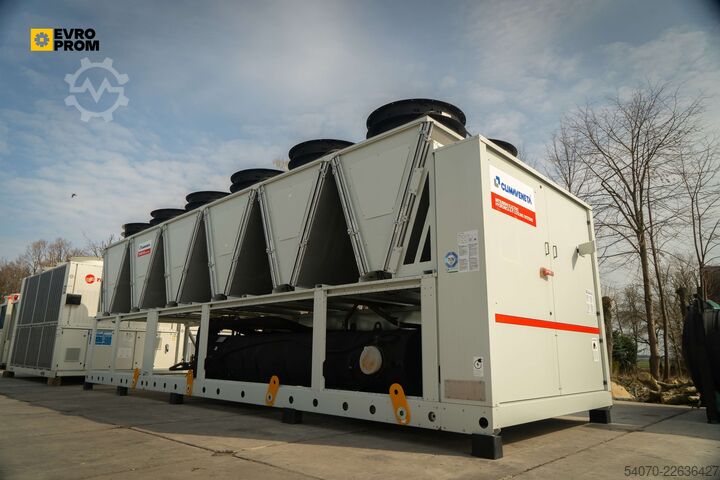 Máy làm lạnh nước (chiller) New Industrial Chiller CLIMAVENETA - 656.5 KW | With warranty