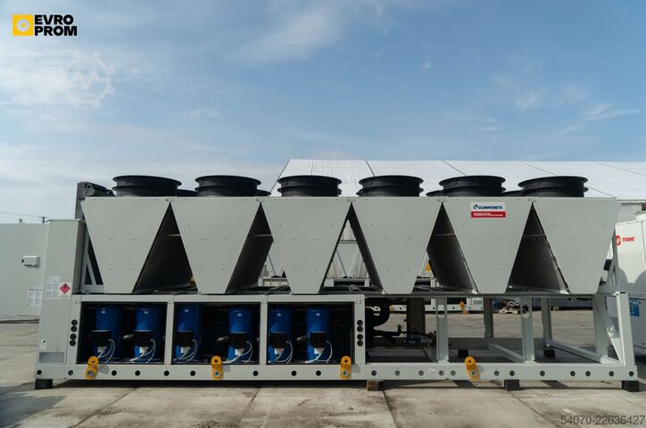 Máy làm lạnh nước (chiller) New Industrial Chiller CLIMAVENETA - 656.5 KW | With warranty