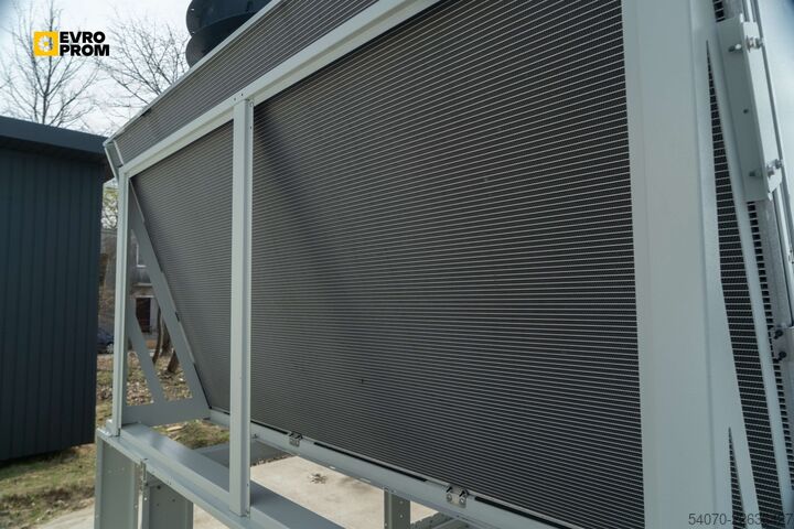 Máy làm lạnh nước (chiller) New Industrial Chiller CLIMAVENETA - 656.5 KW | With warranty