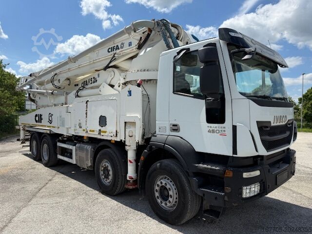 Bomba de hormigón Iveco Trakker 450
