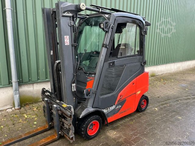 Dyzeliniai krautuvai Linde H20D-02