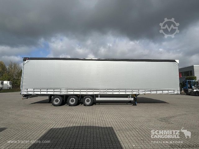 กึ่งพ่วงเปิดพร้อมผ้าใบคลุม Schmitz Cargobull Curtainsider Mega Getränke
