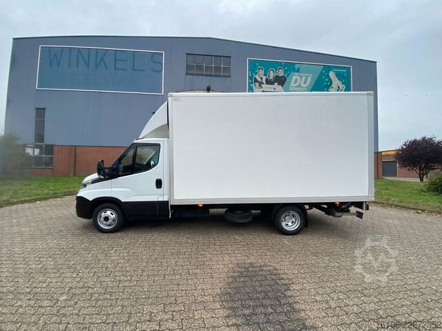 شاحنة صندوقية IVECO Daily 35C14 Hi-Matic Koffer mit Ladebordwand
