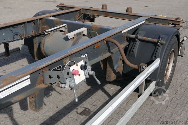 Prikolica sa zamenjivim šasijama SCHMITZ CARGOBULL AWF 18 BDF Wechselfahrgestell SAF-Achsen