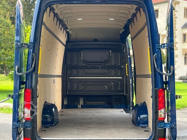 Ван с висока покривка VOLKSWAGEN CRAFTER MAXI LANG EXTRA HOCH ACC NAVI SPURHALTE.