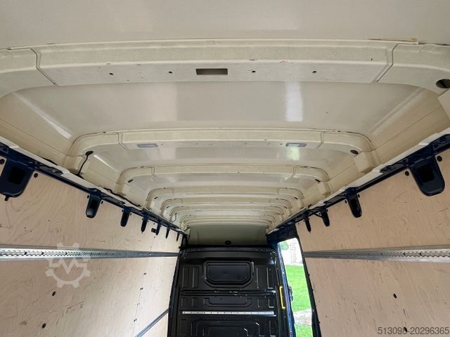 Ван с висока покривка VOLKSWAGEN CRAFTER MAXI LANG EXTRA HOCH ACC NAVI SPURHALTE.