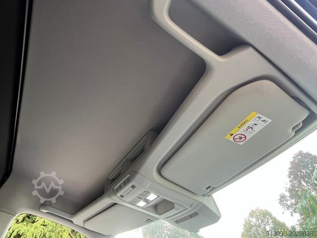 Ван с висока покривка VOLKSWAGEN CRAFTER MAXI LANG EXTRA HOCH ACC NAVI SPURHALTE.
