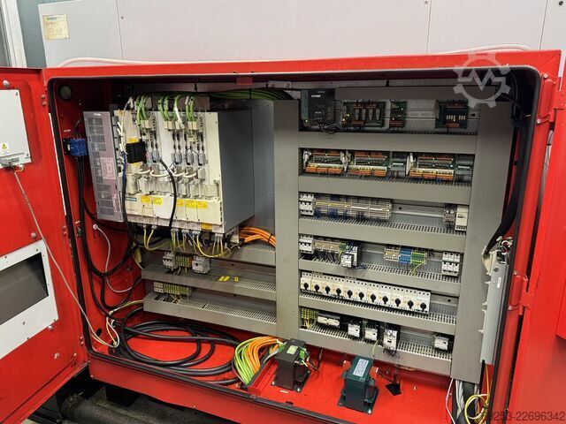 CNC stružno-rezkalni center EMCO Maxxturn 45 SM