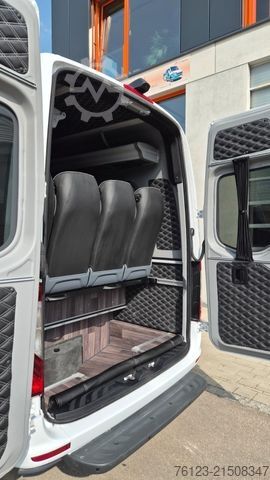 Minibuss MERCEDES-BENZ 519  Allrad 4 x 4 Lagerfahrzeug Stock 20 Sitzer