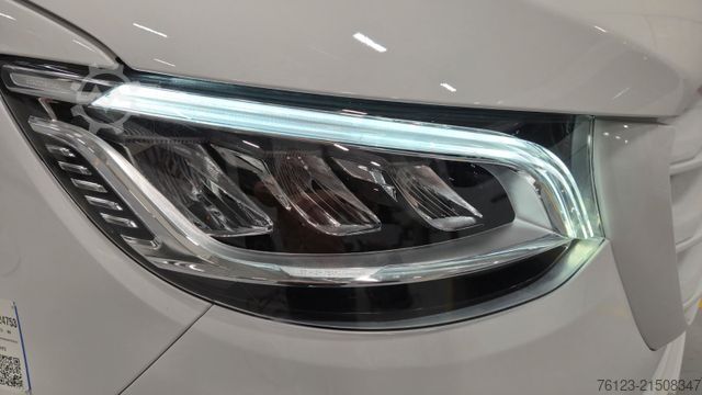 Minibuss MERCEDES-BENZ 519  Allrad 4 x 4 Lagerfahrzeug Stock 20 Sitzer