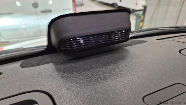 Minibuss MERCEDES-BENZ 519  Allrad 4 x 4 Lagerfahrzeug Stock 20 Sitzer