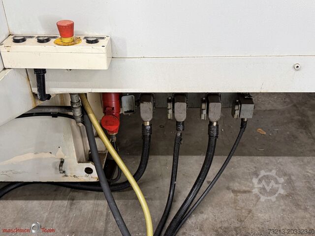 Pusat pemesinan universal 5-sumbu AXA VHC-3-M/K