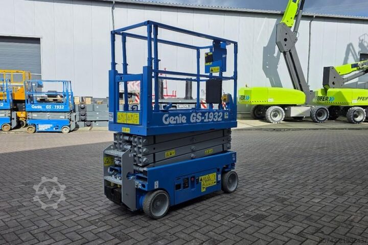 Scherenhebebühne Genie GS1932 Electric, 2025 Batteries, Working Height 7.