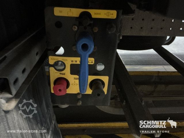 Kühlauflieger Schmitz Cargobull Reefer Meat hanging system