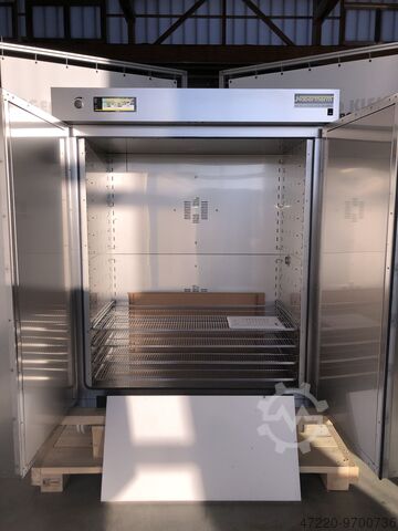 Air circulating drying oven 300°C 1050 liters 
