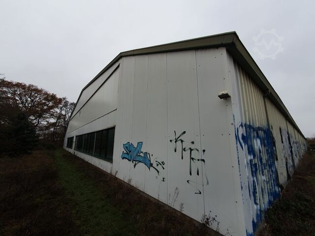 Ladu Unbekannt Stahlhalle