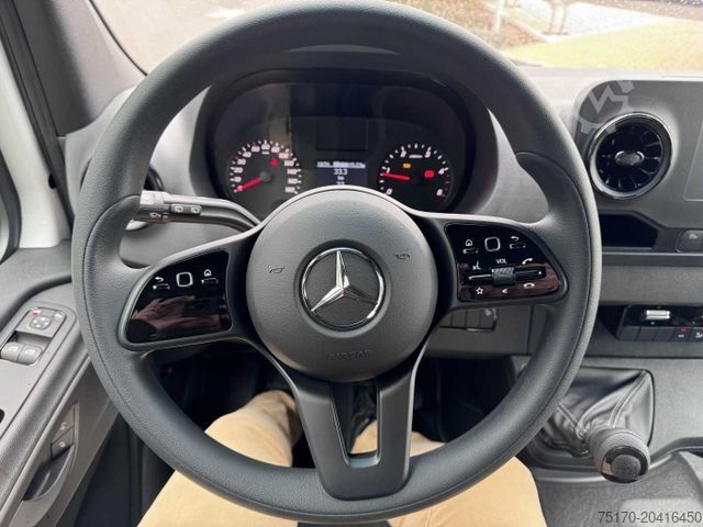 Furgon blaszak MERCEDES-BENZ Sprinter 515 CDI Klima Warmluft Kamera MBUX