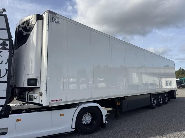 Reefer semitrailer Schmitz Cargobull SKO 24 Doppelstock Carrier Vector HE19