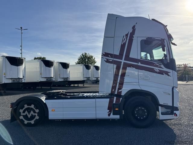 Standard tractor unit Volvo FH 500 Globe XL Retarder I-Park Cool