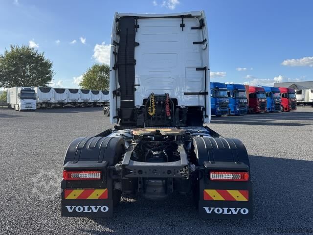 Standard tractor unit Volvo FH 500 Globe XL Retarder I-Park Cool