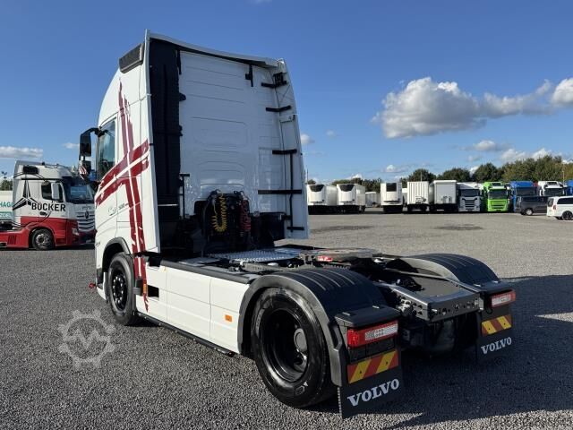 Standard tractor unit Volvo FH 500 Globe XL Retarder I-Park Cool