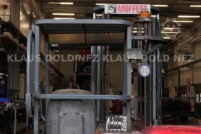Gaffeltruck MOFFETT M4 Mitnahmestapler 20,3 RE4-1600-1200