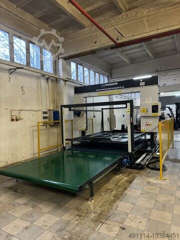 Horizontální řezací stroj Zakład Ślurarski DZIERGWA PARK