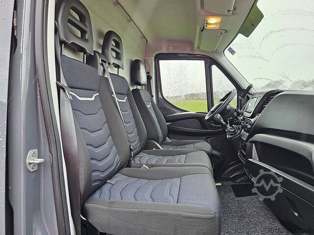 Augsta jumta universālis IVECO DAILY 35 S 14 ac laadlift EURO6