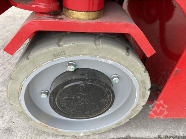 Thang máy cắt kéo Magni ES1612ACP (7896)