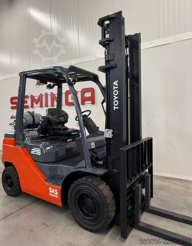 Heftruck Toyota 11374 - 02-8FGF25