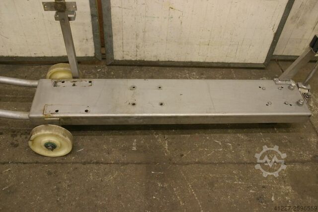 Transporta ratiņi Edelstahl für eine Pumpe