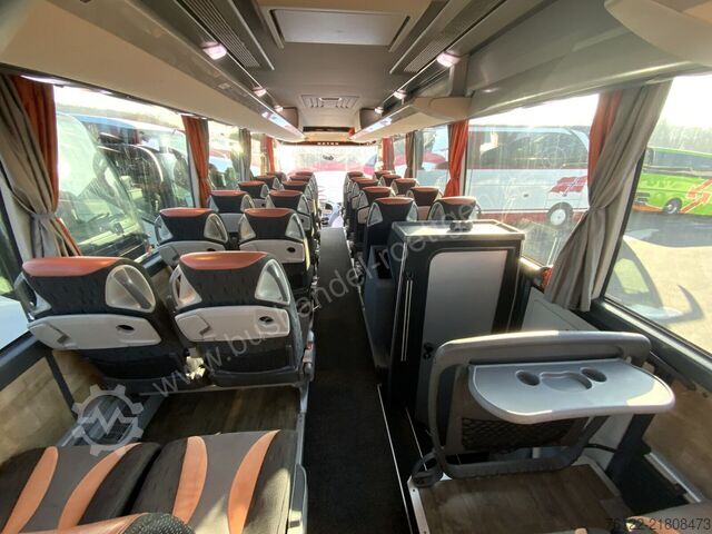 Tilausajobussi Setra S 516 HD