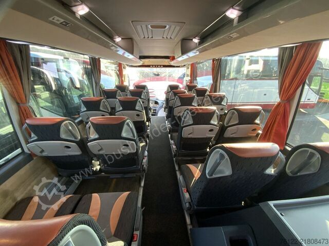 Tilausajobussi Setra S 516 HD