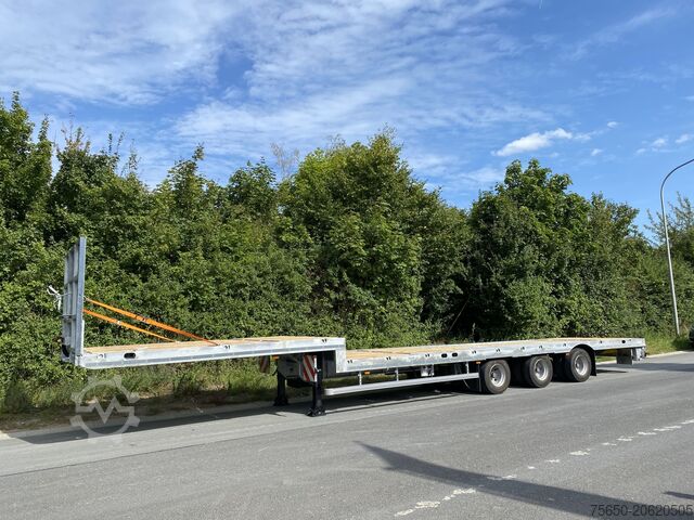 Polpriklopnik z nizko nakladalno ploščadjo Möslein ST 3-Plato 9,4  3 Achs Satteltieflader Plato 45 t GGfür Fertigteile, Baumaschinen oder Container