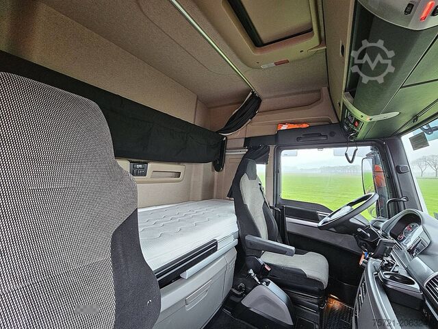 Gesloten bak M.A.N. 26.420 TGX