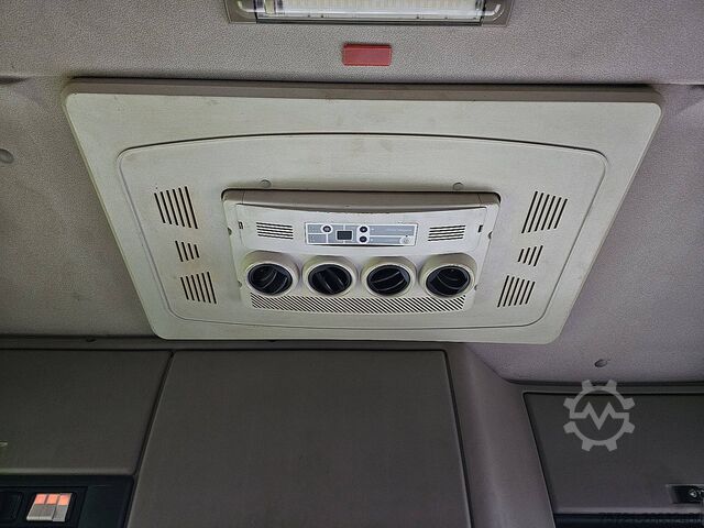 স্লাইডিং টারপলিন DAF XF 450 FAN