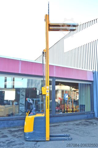 مكدس البليت Jungheinrich ERC 214