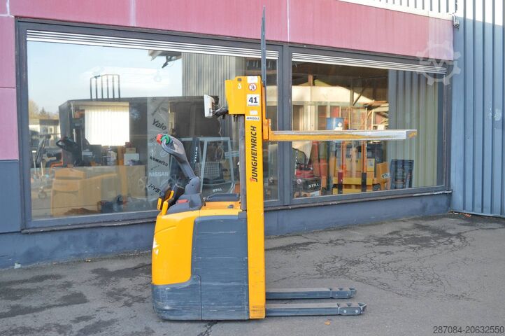 مكدس البليت Jungheinrich ERC 214